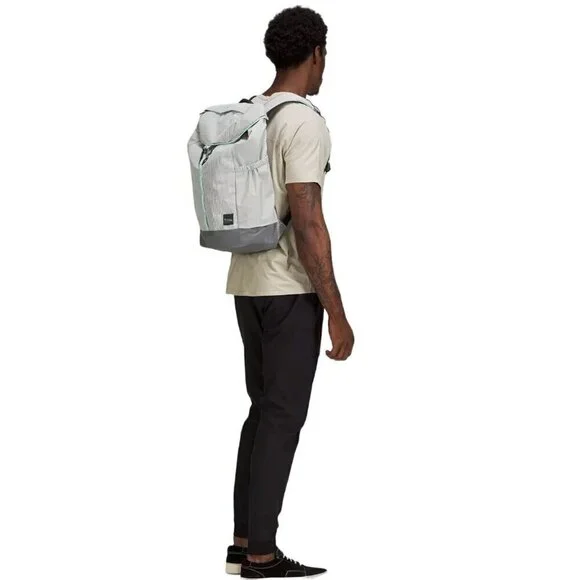 Lululemon Front Clip Backpack 21L Seal Gray OS display picture 1
